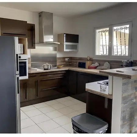 Maison Spacieuse Avec Piscine Holiday home *