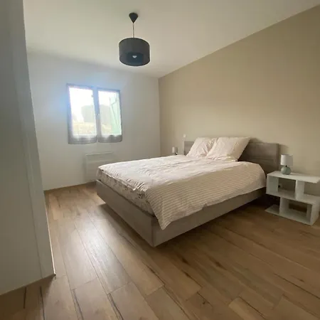 Maison Spacieuse Avec Piscine *